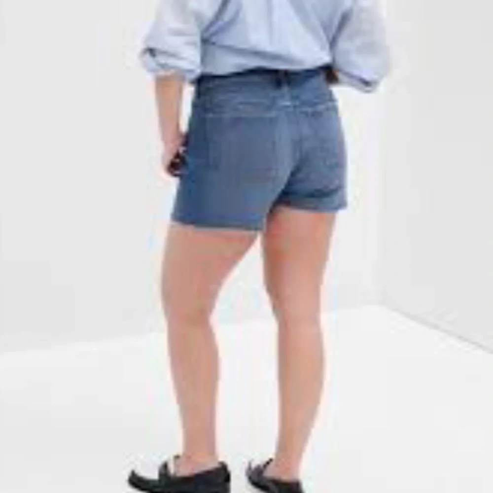 GAP 5” Denim Shorts